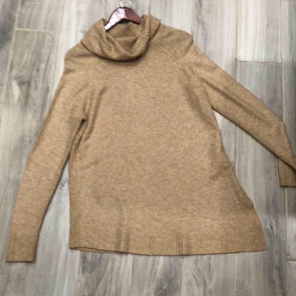 Abercrombie & Fitch Asymmetrical cowlneck sweater